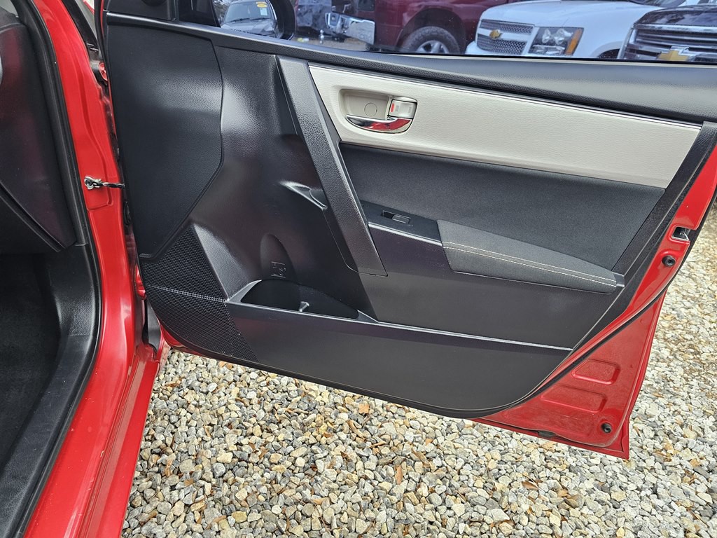 2017 Toyota Corolla Image 18