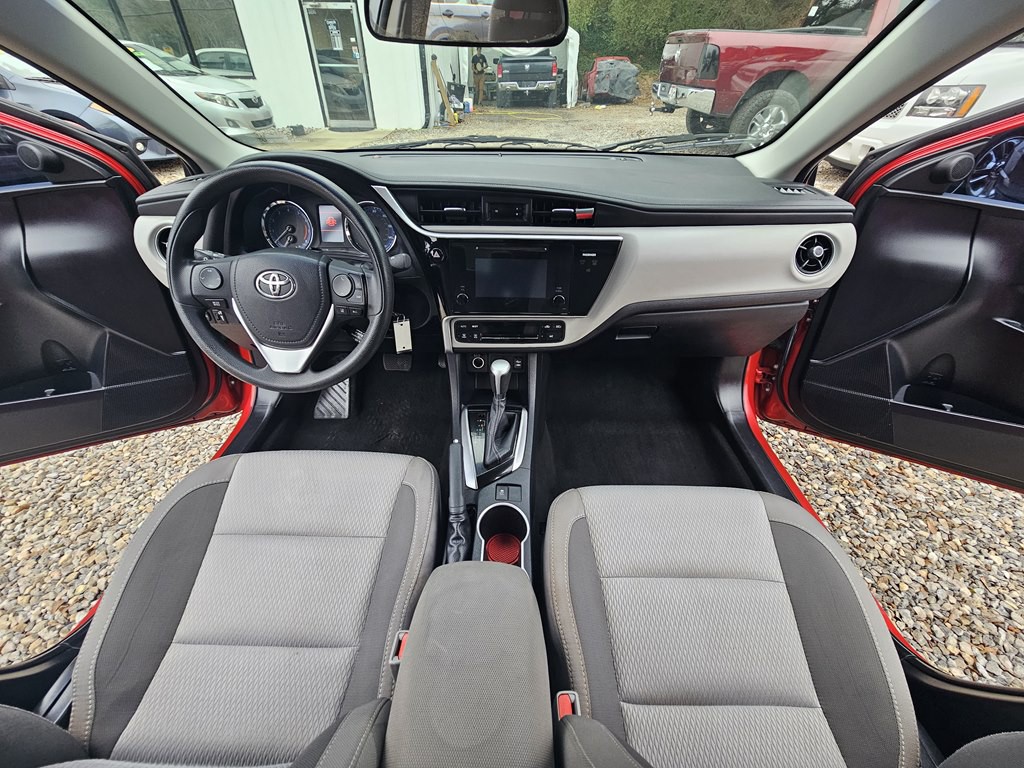 2017 Toyota Corolla Image 19