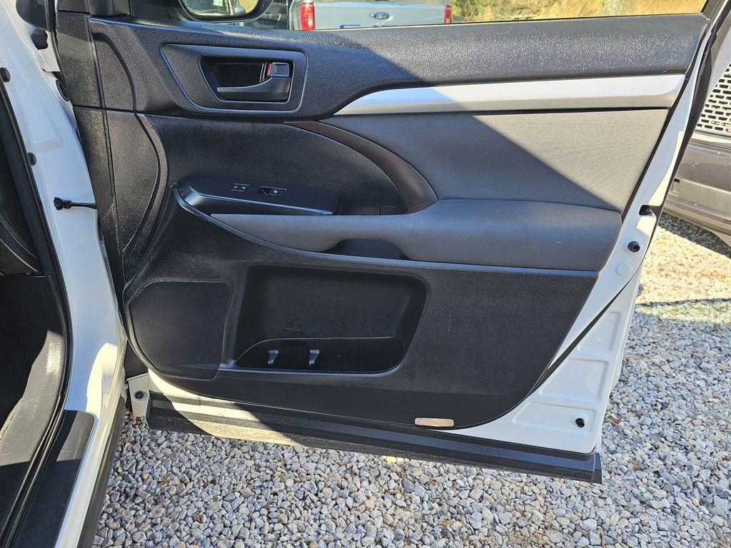 2018 Toyota Highlander Image 19