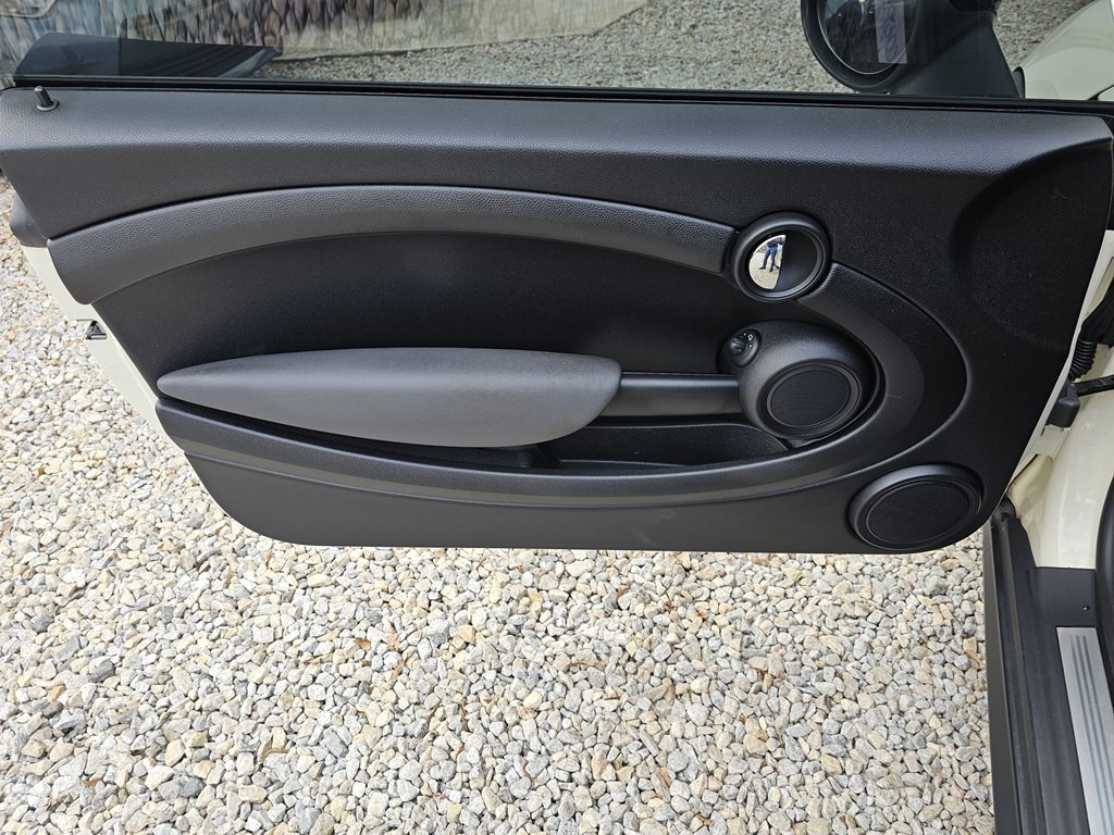 2007 MINI Cooper Image 12