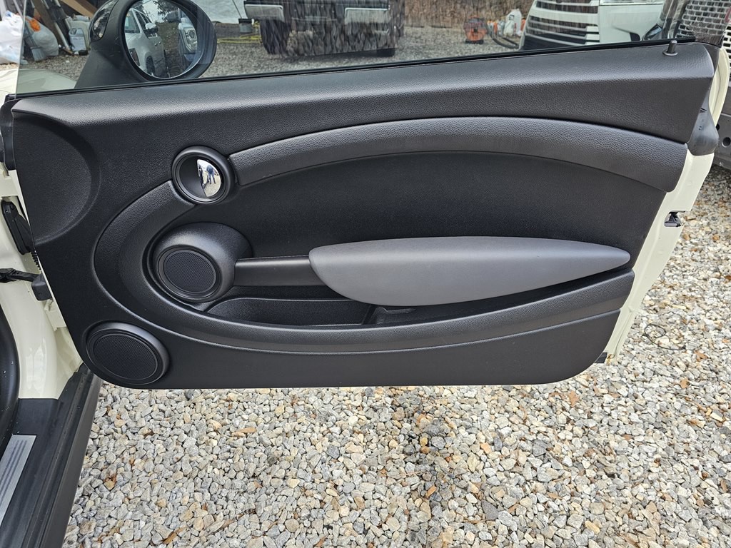 2007 MINI Cooper Image 15