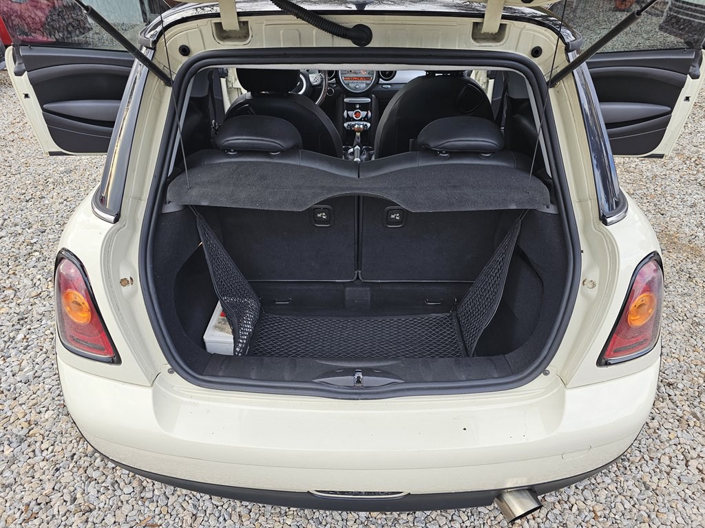 2007 MINI Cooper Image 21
