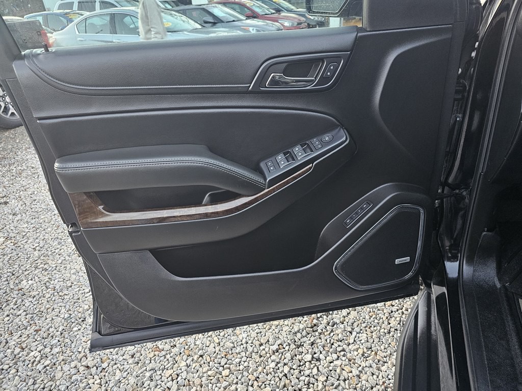 2018 Chevrolet Suburban Image 12