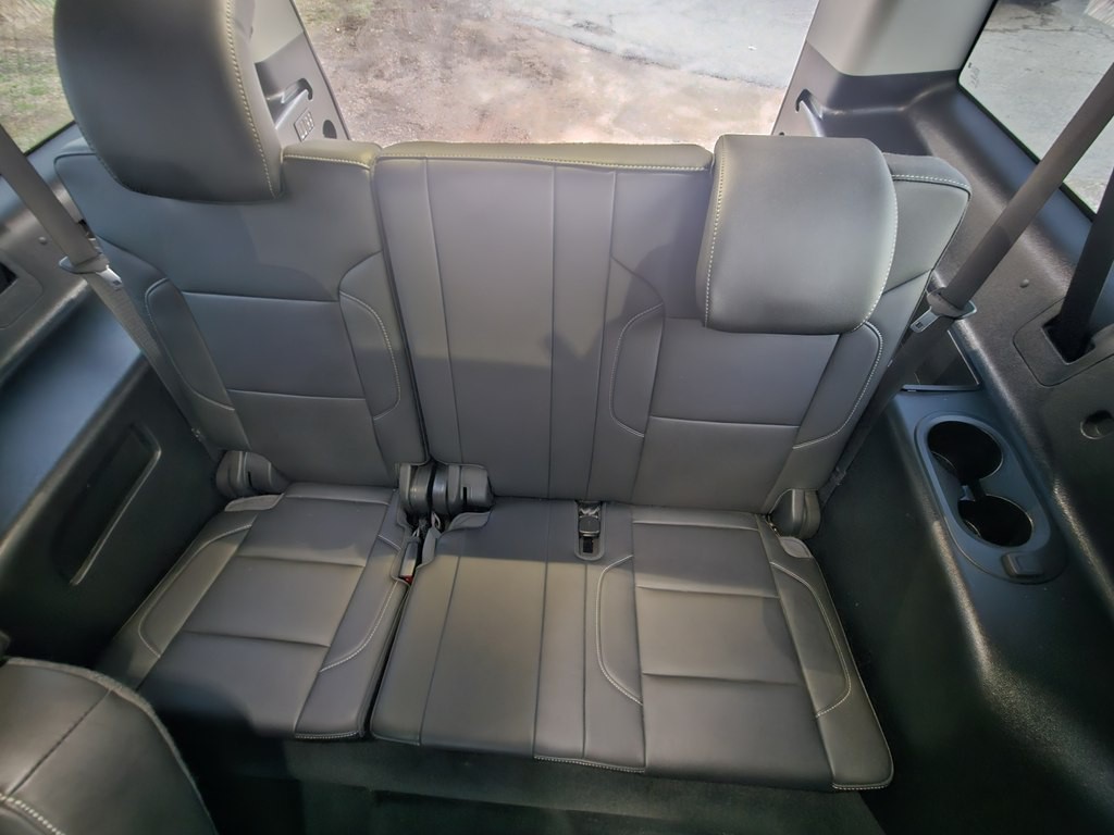 2018 Chevrolet Suburban Image 15