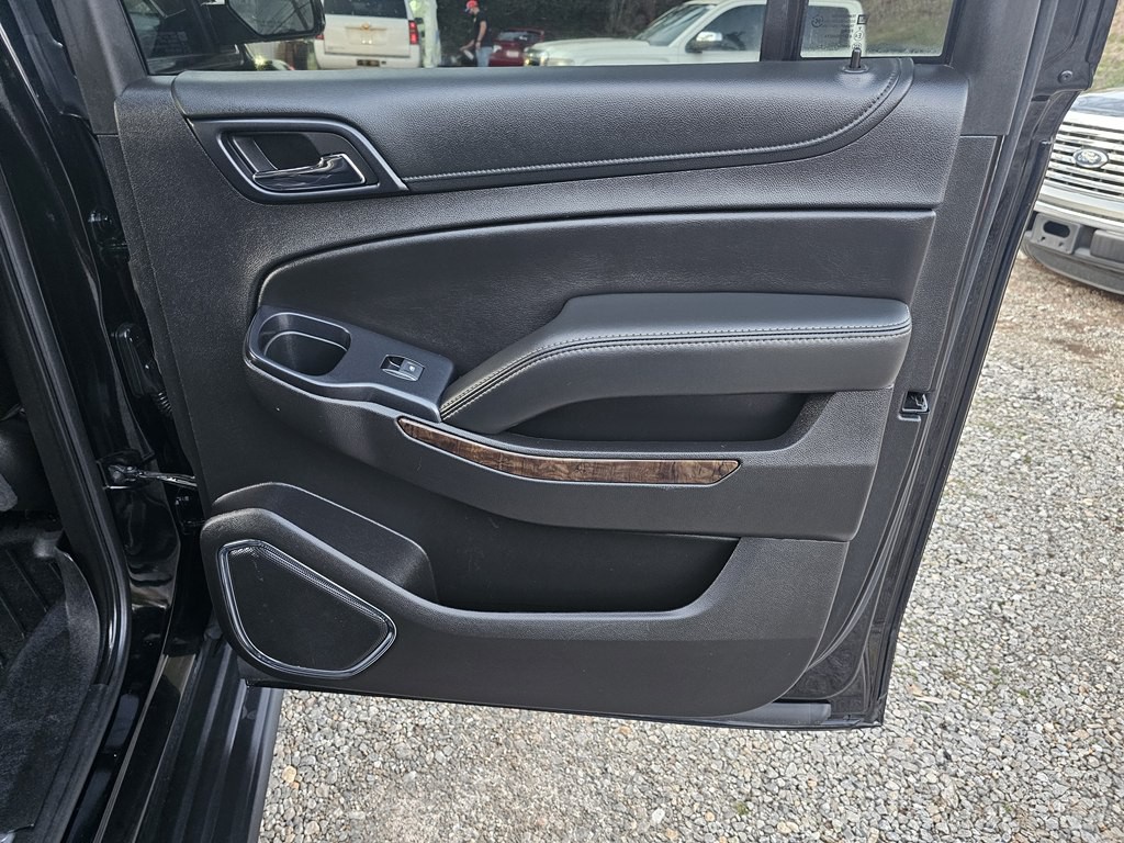 2018 Chevrolet Suburban Image 17