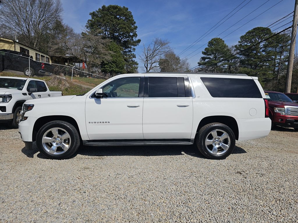 2015 Chevrolet Suburban Image 2