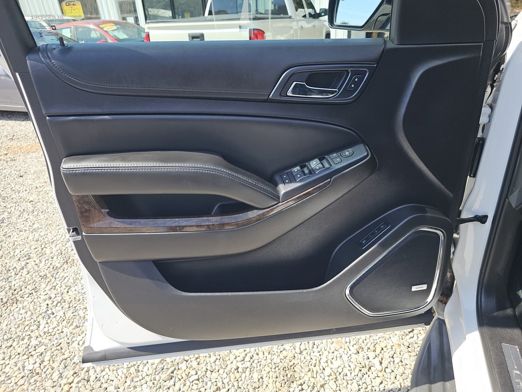 2015 Chevrolet Suburban Image 12