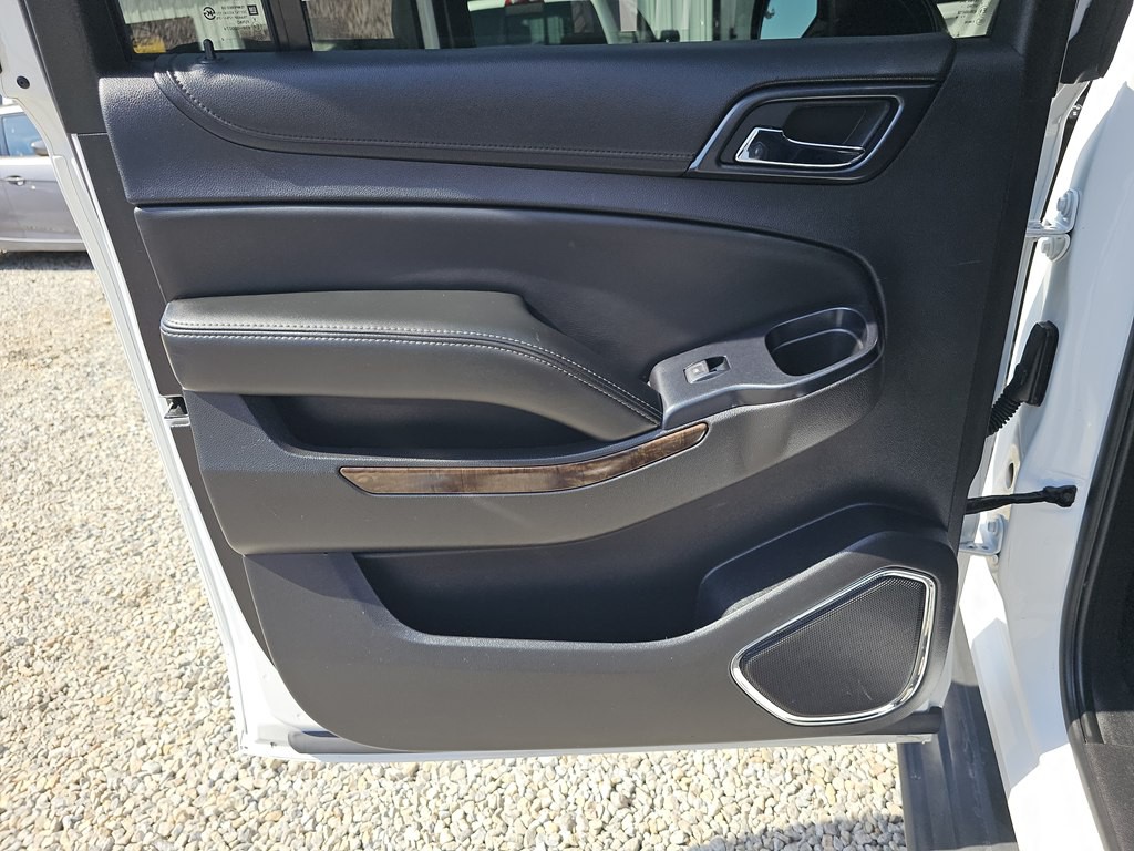 2015 Chevrolet Suburban Image 14