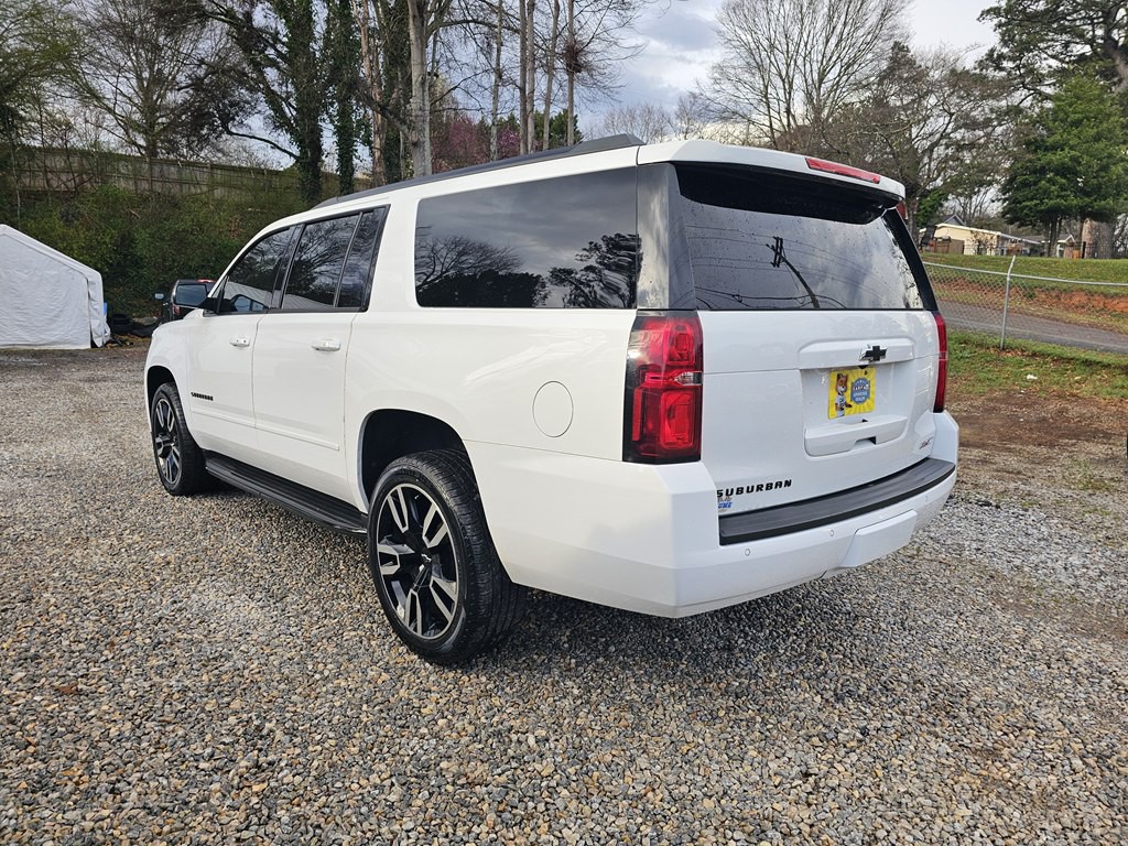 2019 Chevrolet Suburban Image 3