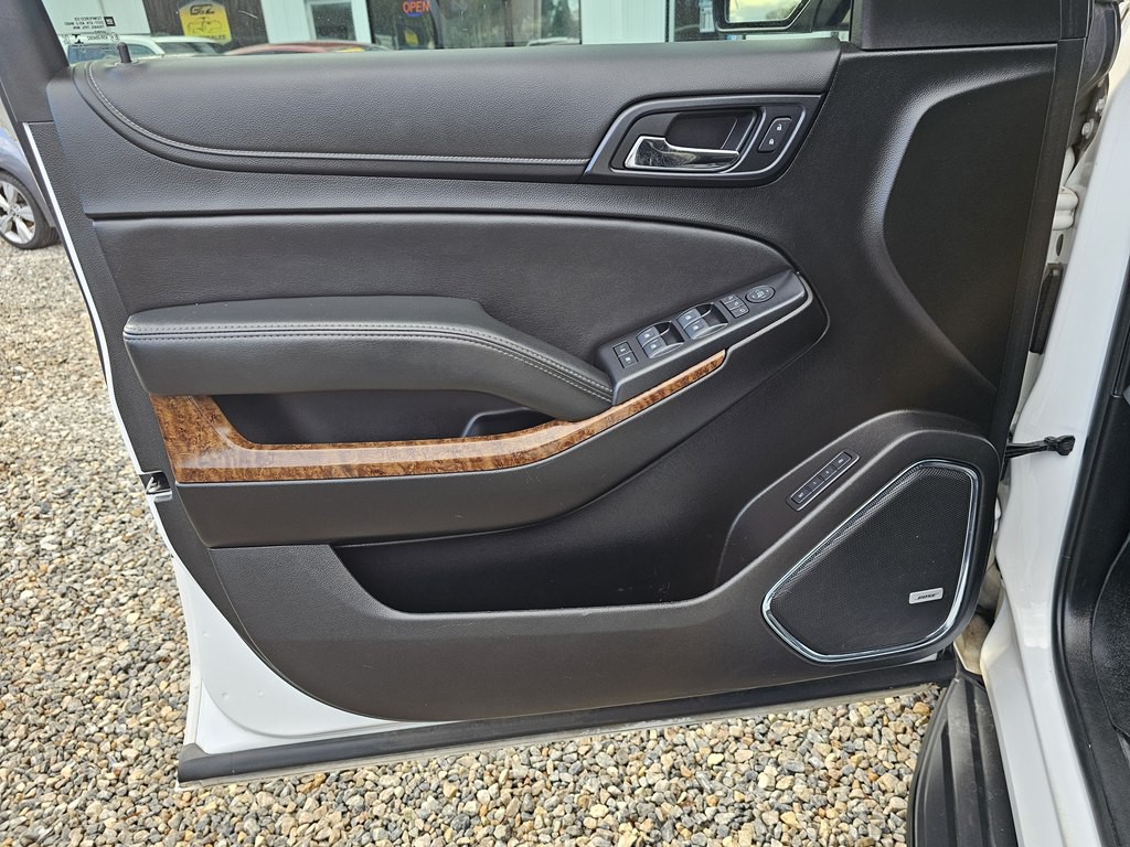 2019 Chevrolet Suburban Image 12