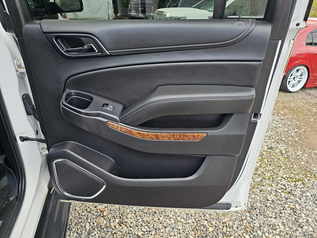 2019 Chevrolet Suburban Image 16