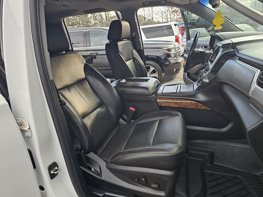 2019 Chevrolet Suburban Image 18