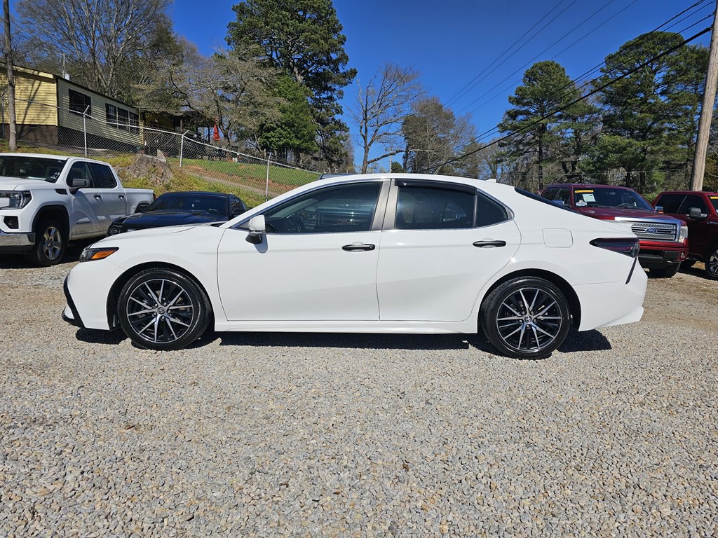 2023 Toyota Camry Image 2