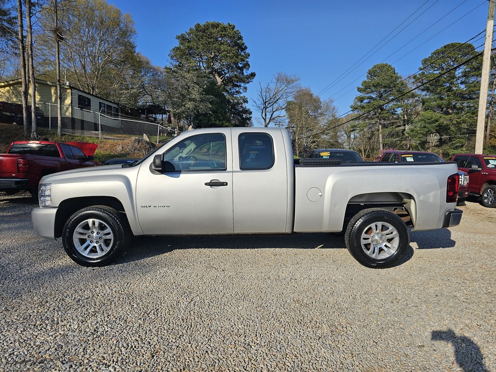 2011 Chevrolet Silverado 1500 Image 2