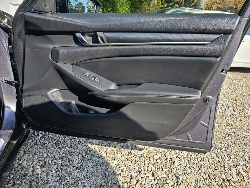 2019 Honda Accord Image 18