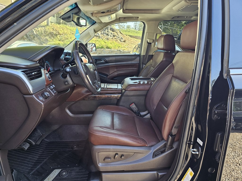 2017 Chevrolet Suburban Image 11
