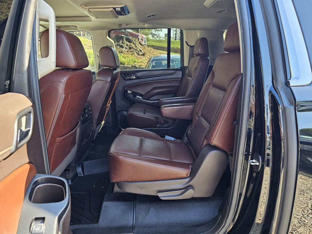 2017 Chevrolet Suburban Image 13