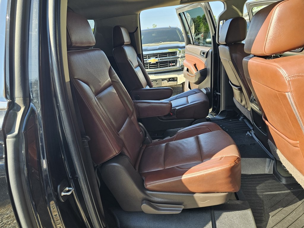2017 Chevrolet Suburban Image 15