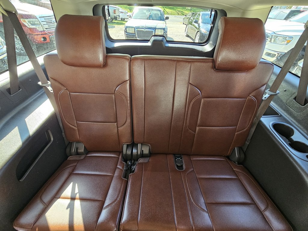 2017 Chevrolet Suburban Image 17
