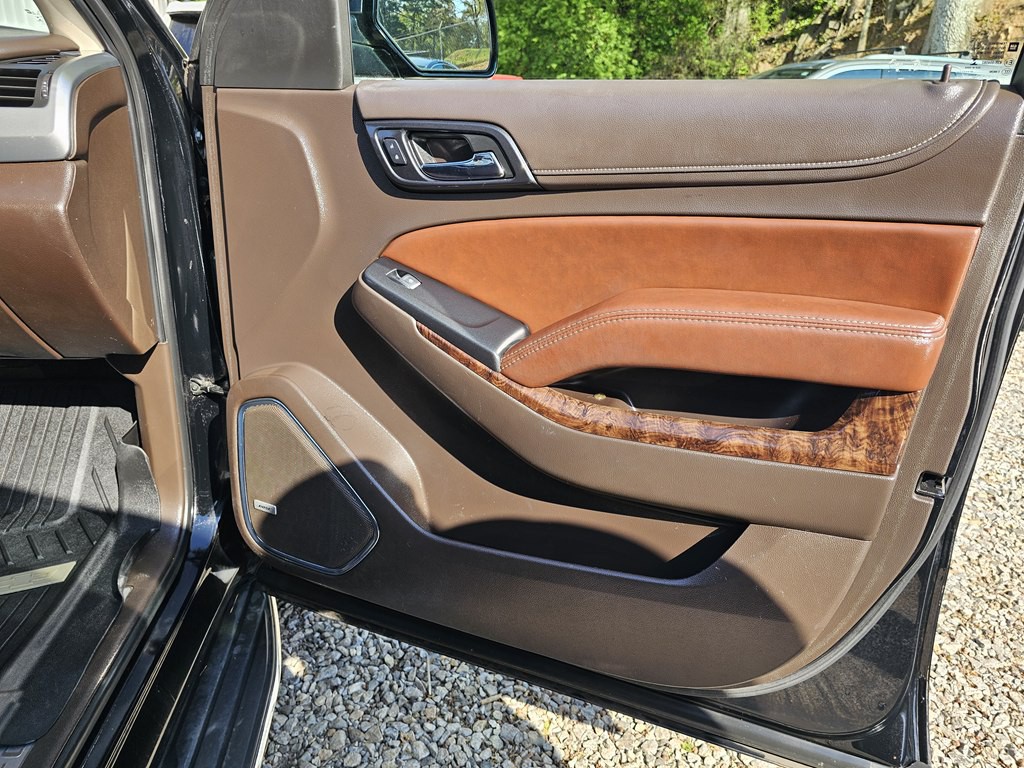 2017 Chevrolet Suburban Image 19