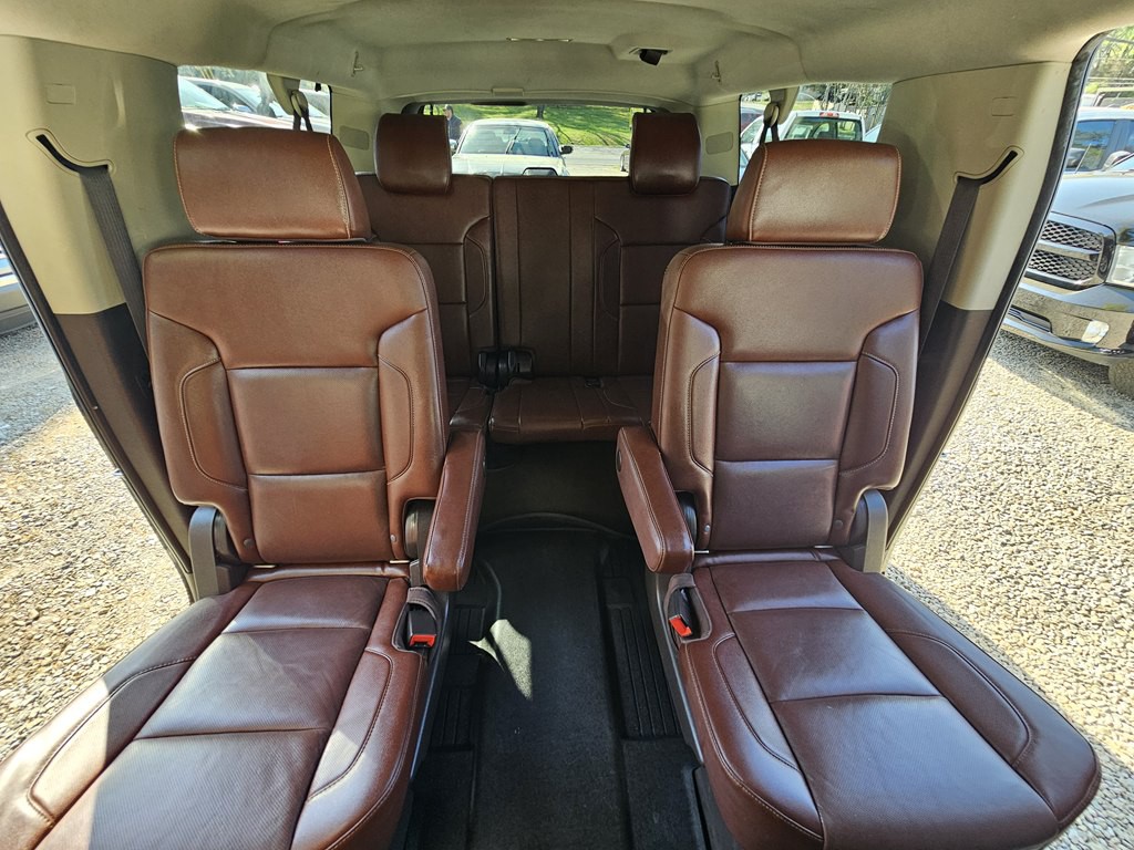 2017 Chevrolet Suburban Image 21