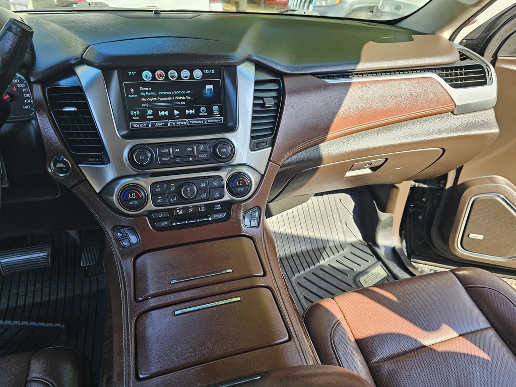 2017 Chevrolet Suburban Image 23