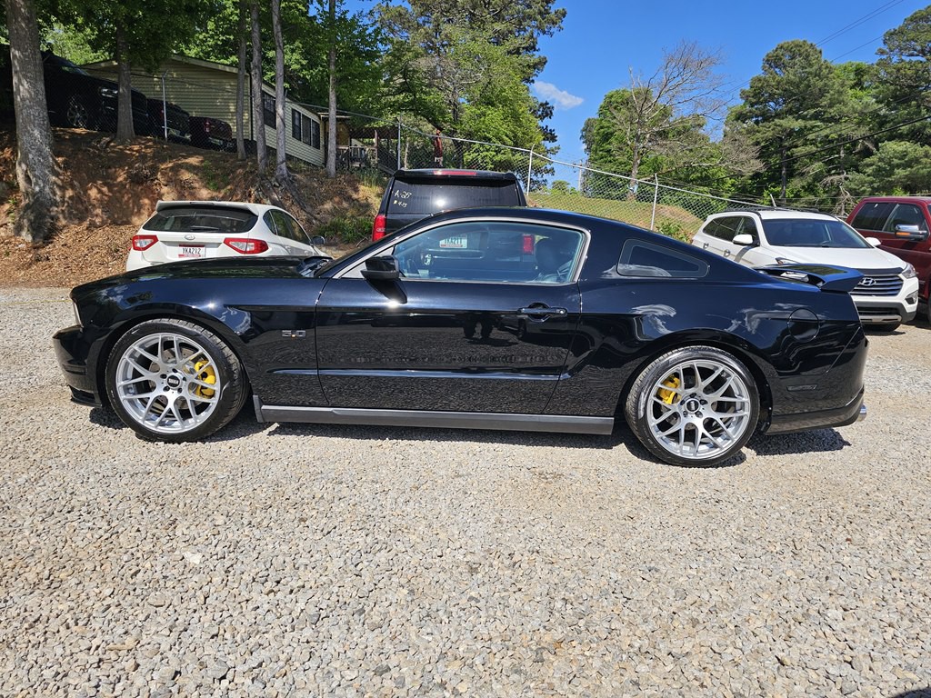 2012 Ford Mustang Image 2