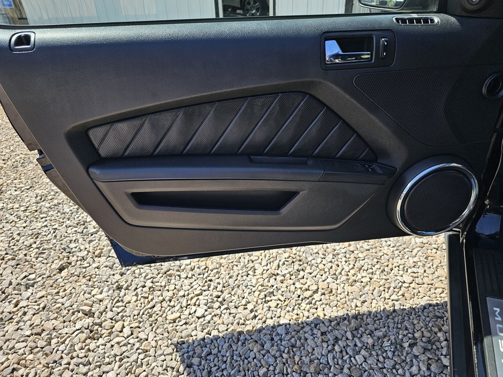 2012 Ford Mustang Image 12