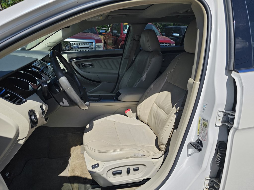 2012 Ford Taurus Image 11