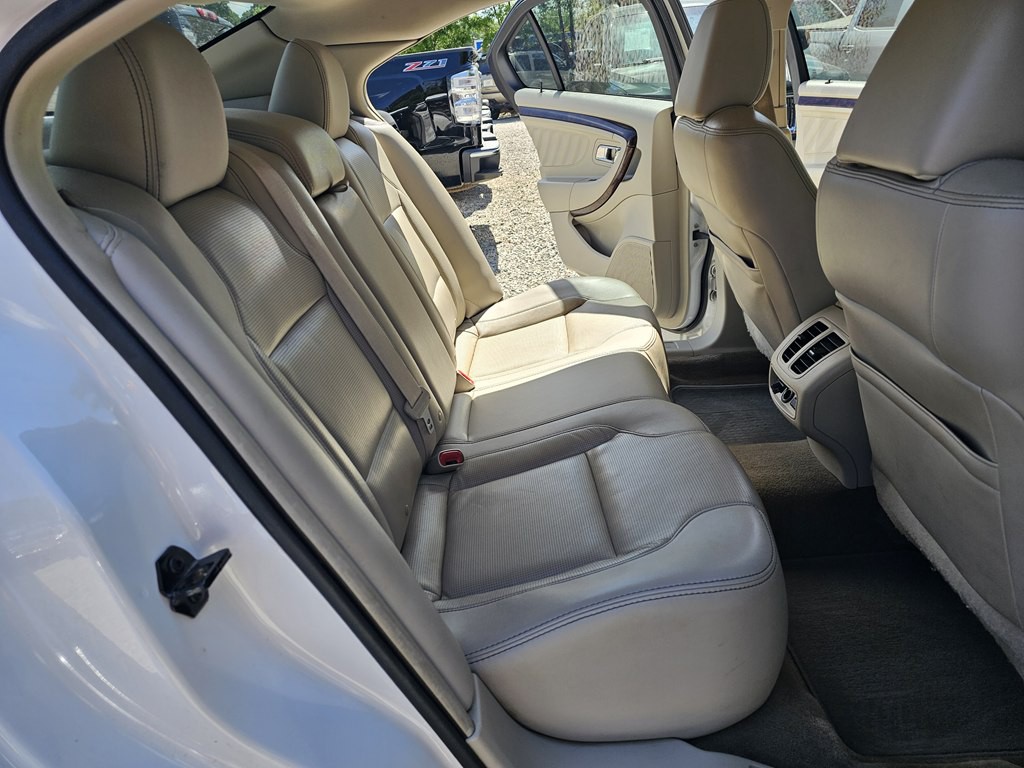 2012 Ford Taurus Image 15