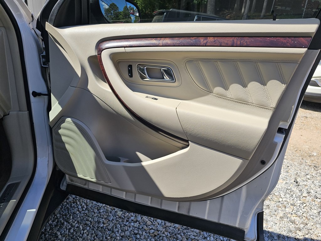 2012 Ford Taurus Image 18