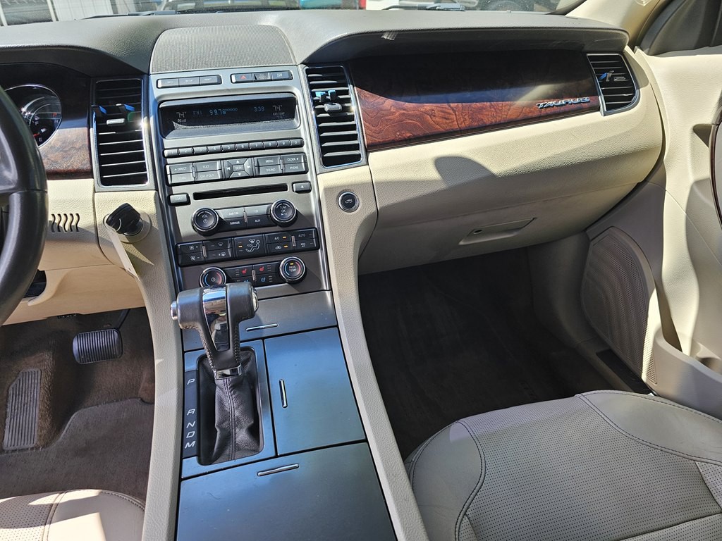 2012 Ford Taurus Image 24