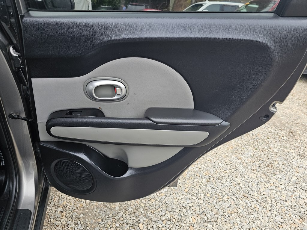 2015 Kia Soul Image 16
