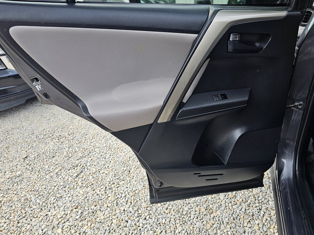 2015 Toyota Rav4 Image 14