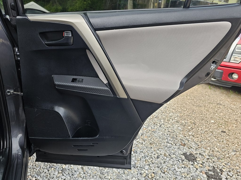 2015 Toyota Rav4 Image 16