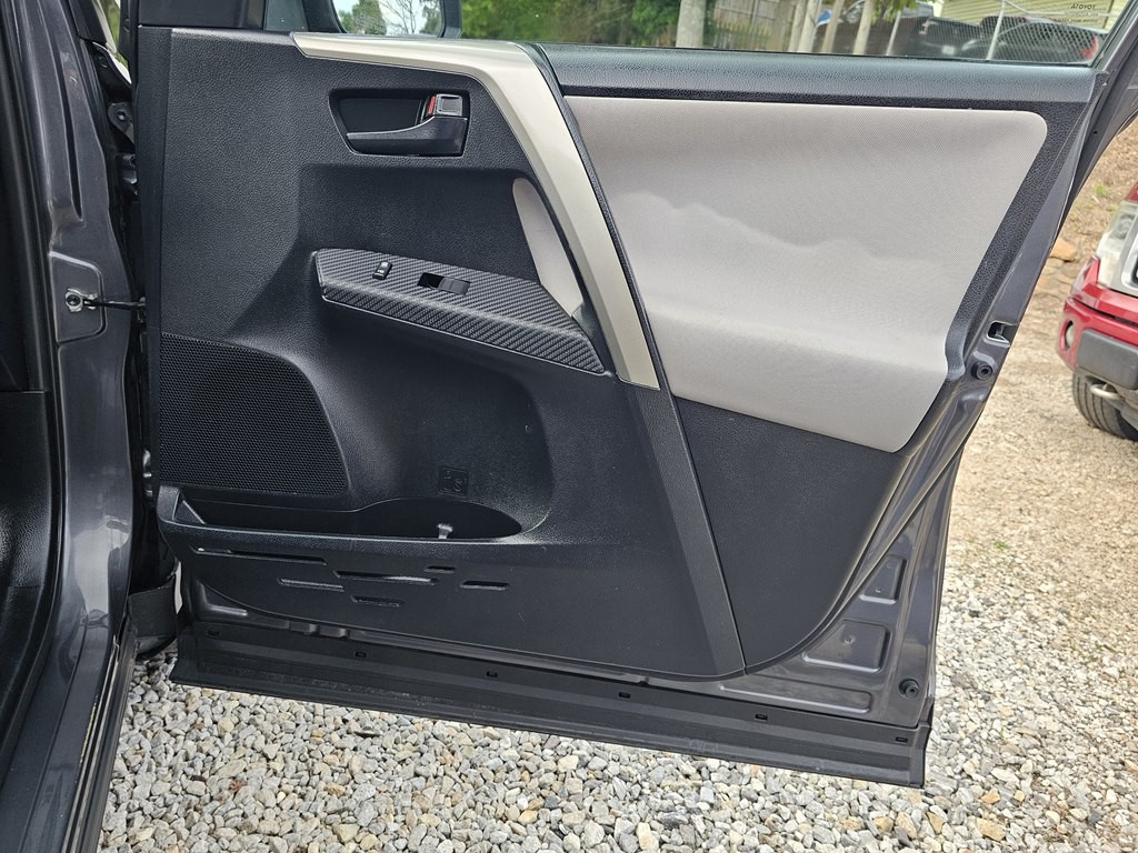 2015 Toyota Rav4 Image 18