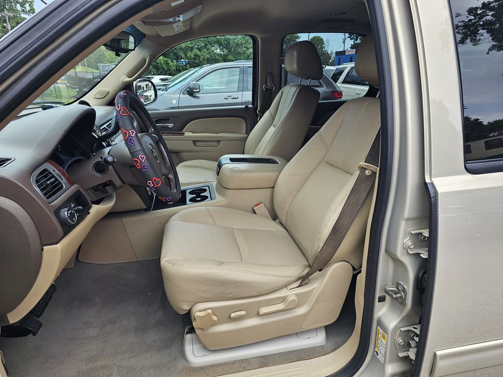 2012 Chevrolet Tahoe Image 11