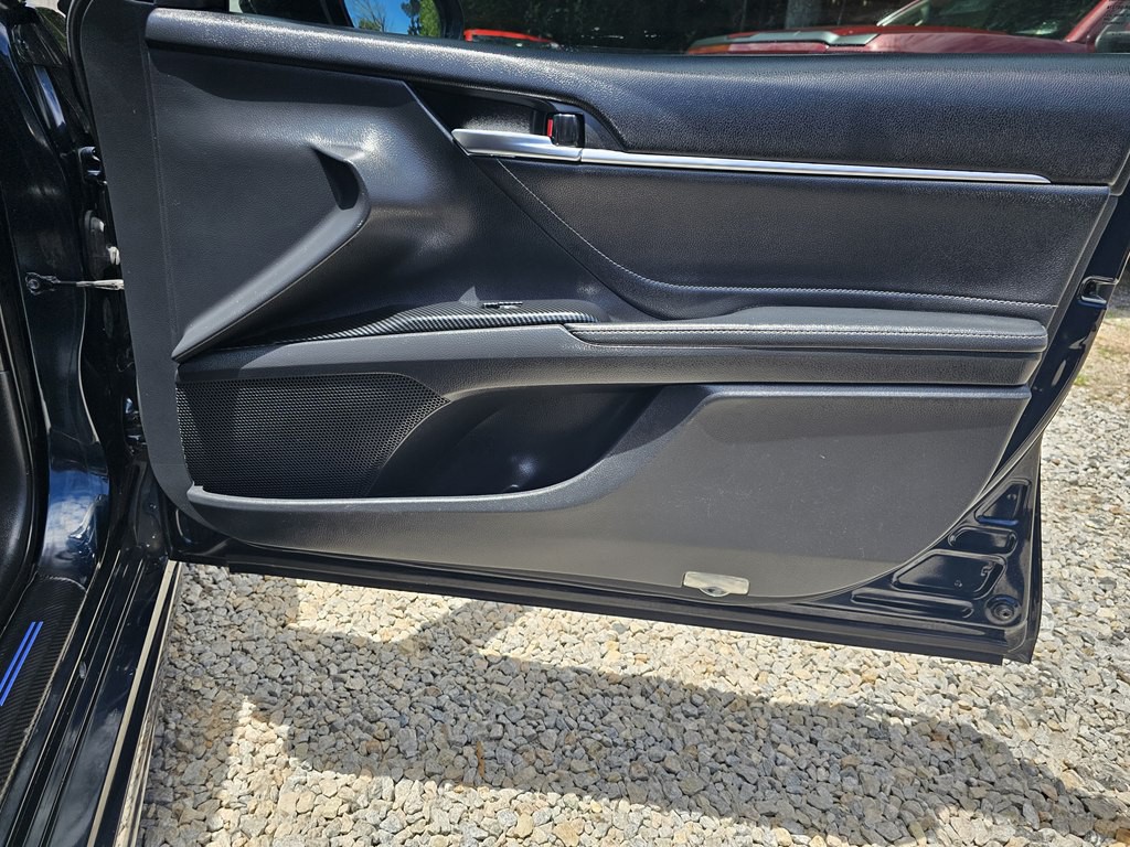 2018 Toyota Camry Image 18