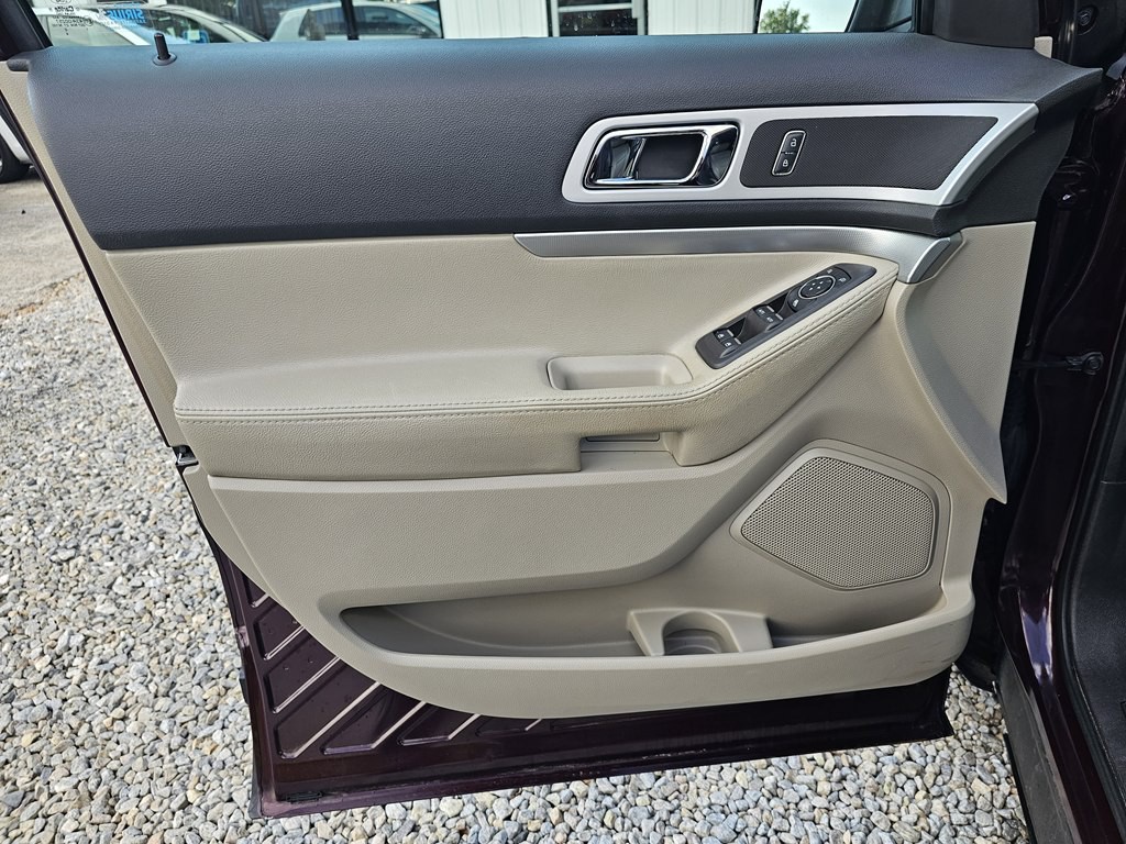 2011 Ford Explorer Image 12