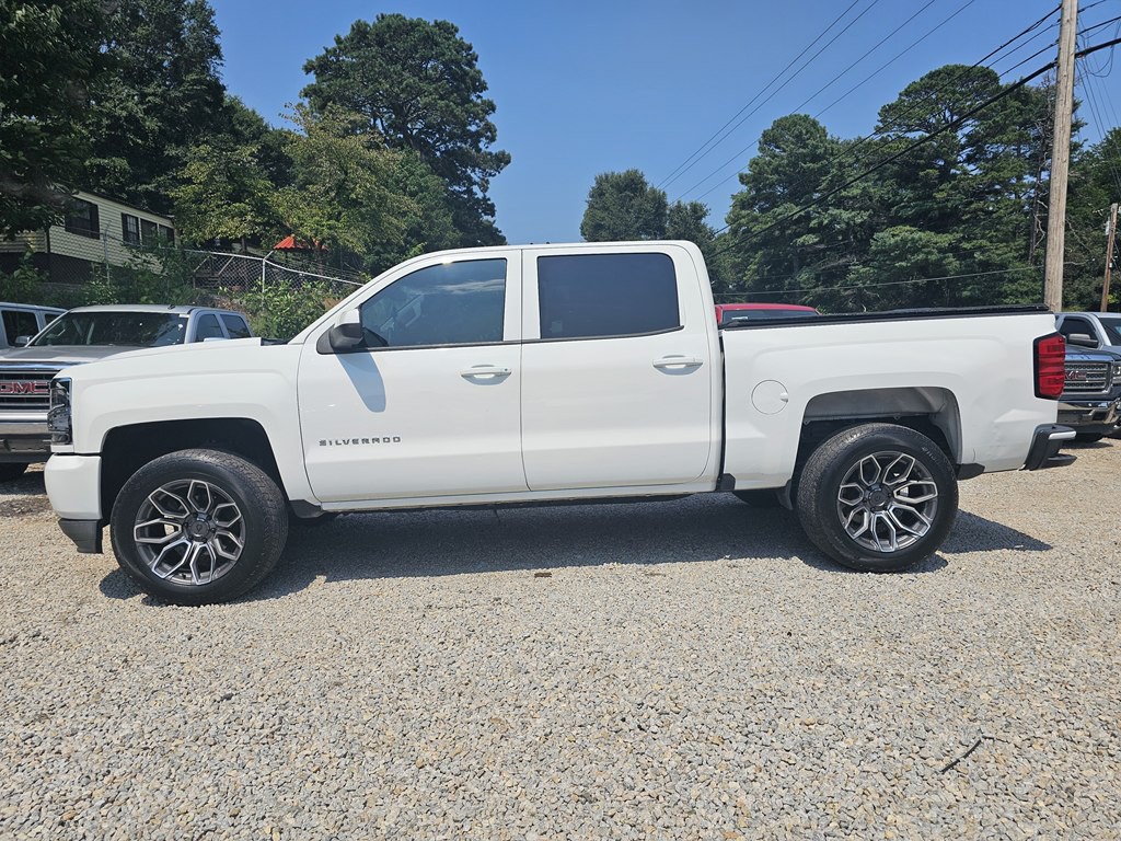 2018 Chevrolet Silverado 1500 Image 2