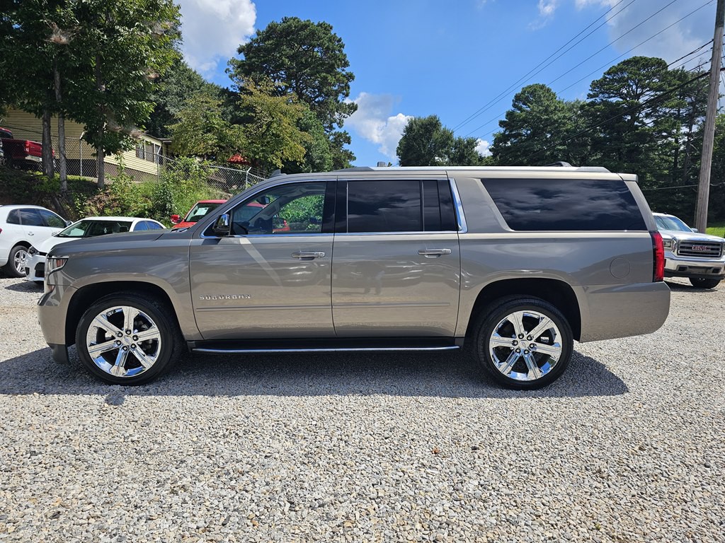 2017 Chevrolet Suburban Image 2