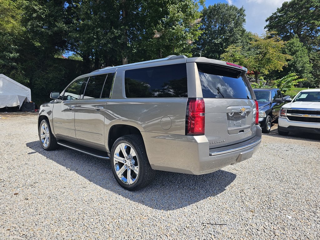 2017 Chevrolet Suburban Image 3