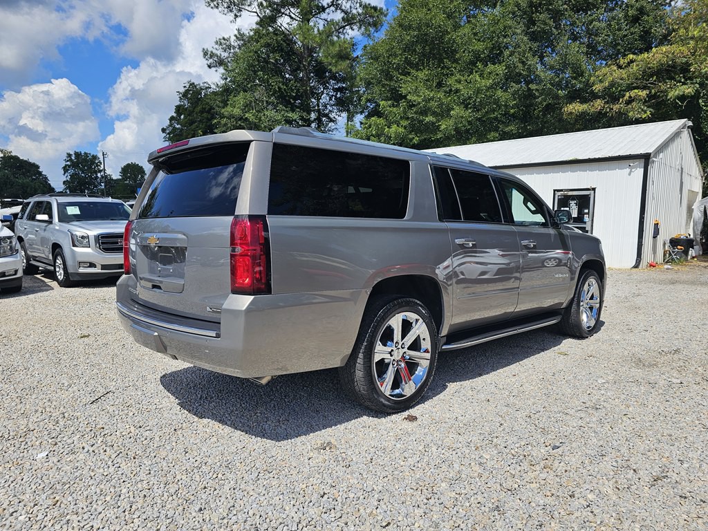 2017 Chevrolet Suburban Image 8
