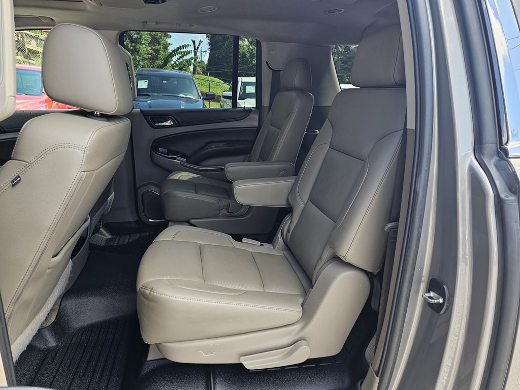2017 Chevrolet Suburban Image 13