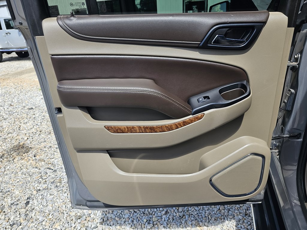 2017 Chevrolet Suburban Image 14