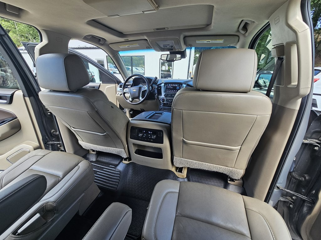 2017 Chevrolet Suburban Image 17