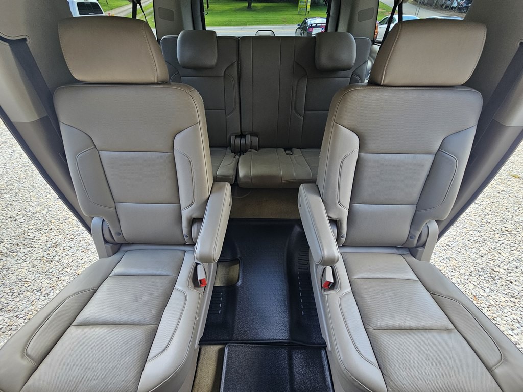 2017 Chevrolet Suburban Image 21