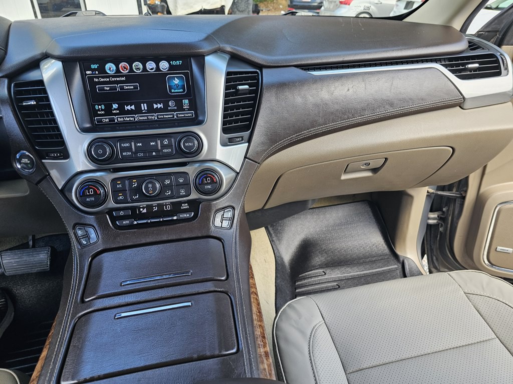 2017 Chevrolet Suburban Image 24