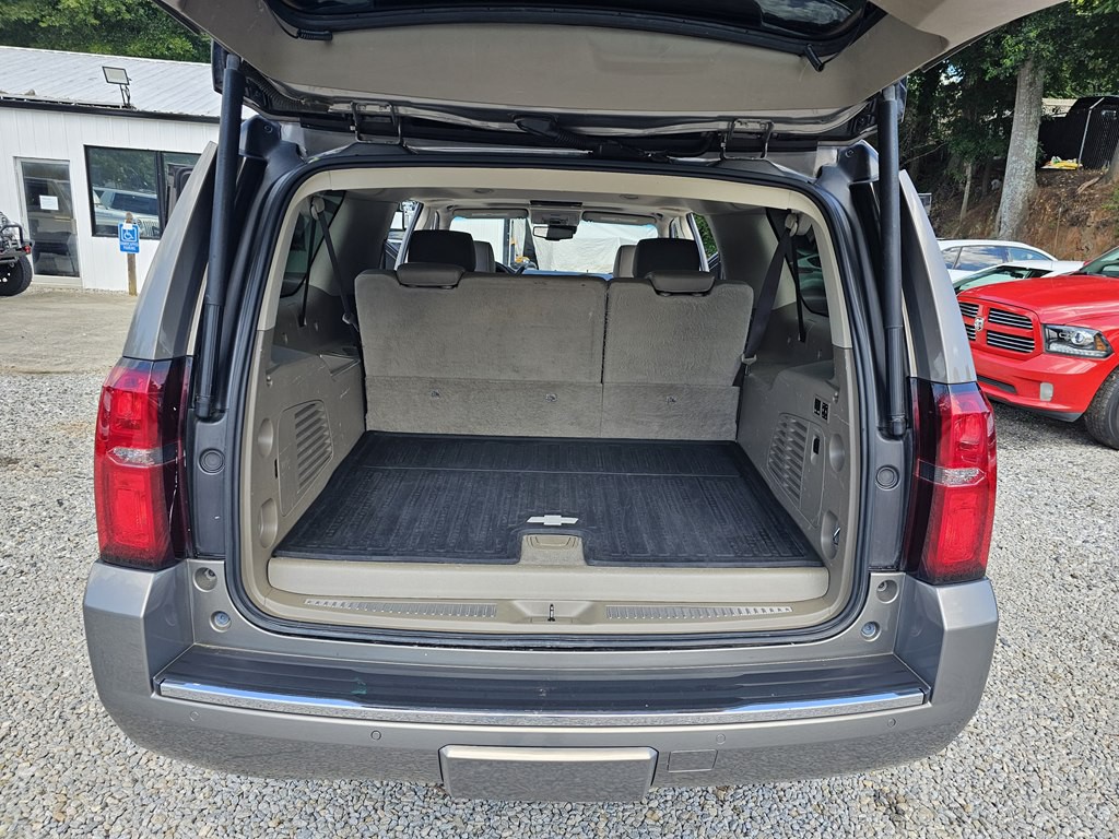 2017 Chevrolet Suburban Image 27