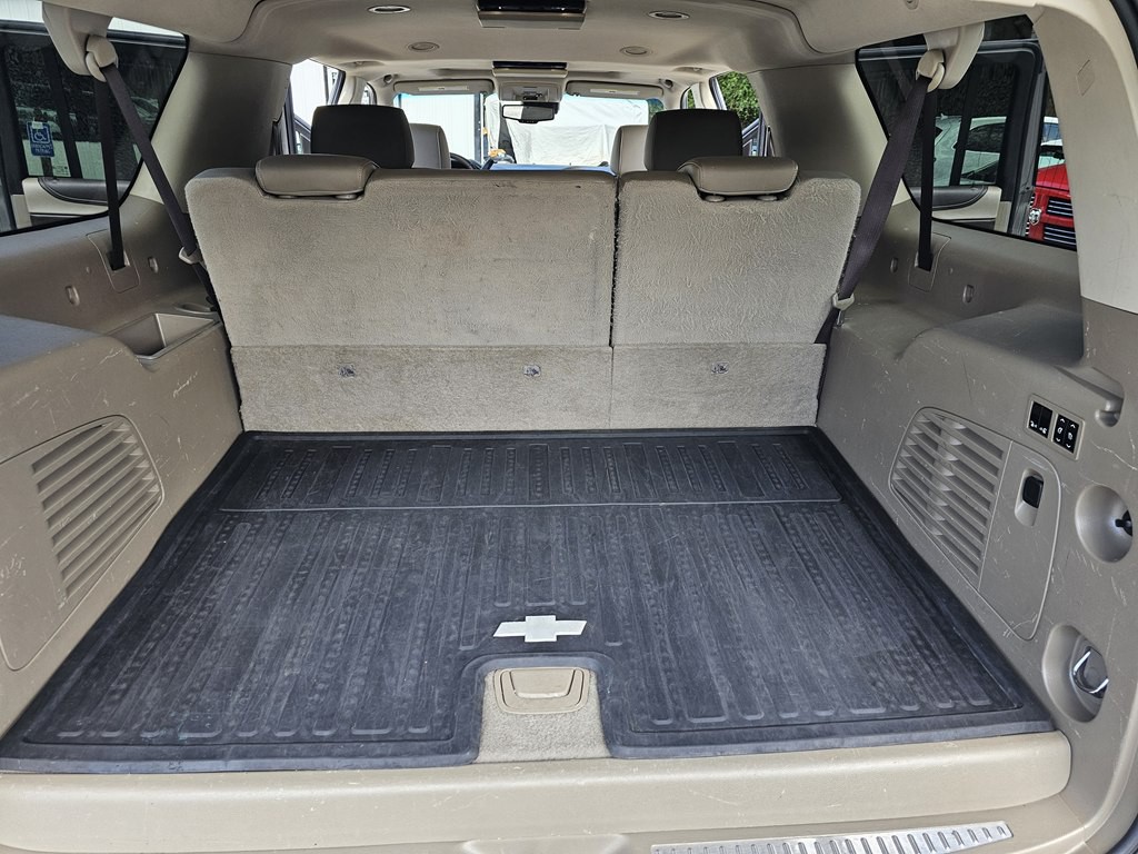 2017 Chevrolet Suburban Image 28